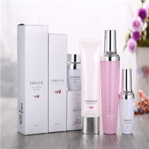 領美化妝品加盟優(yōu)勢 把握美妝行業(yè)機遇，共創(chuàng)財富未來